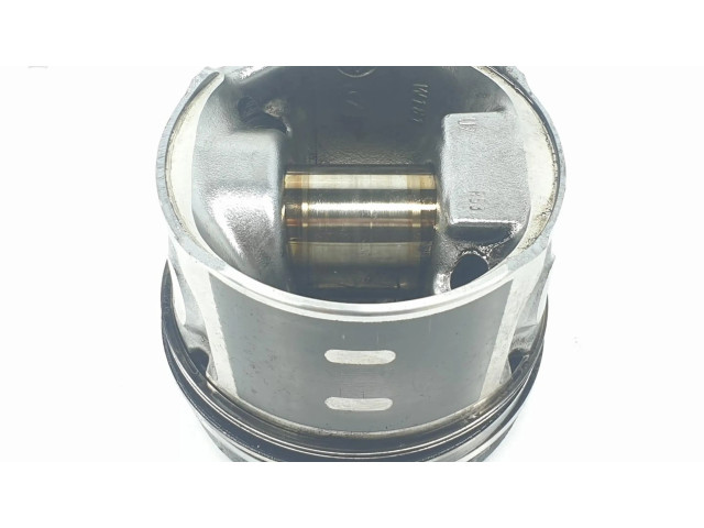 Píst 1455691, 1111AA Ford Focus pro naftový motor 1.6