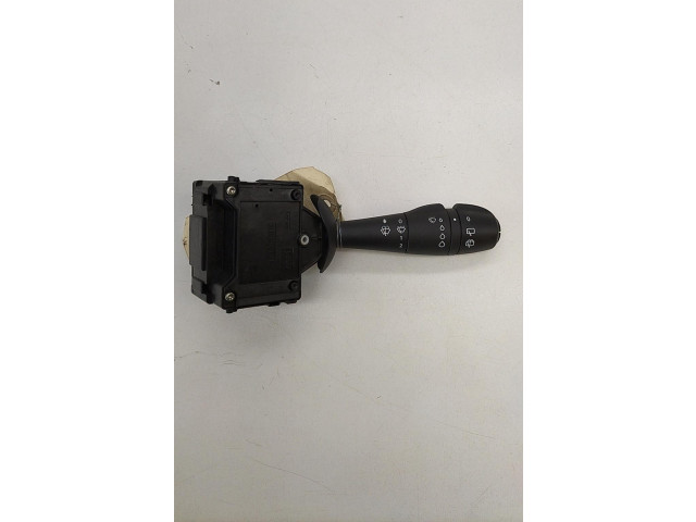 Ручка стеклоочистителей 8201168013   Renault Clio IV