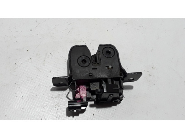 Zámek zadních dveří 905037373R Dacia Sandero 2014