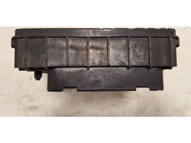 Блок предохранителей  017181281, 017181301   Volkswagen Touran II    