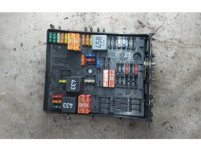 Блок предохранителей  1k0937124h   Volkswagen Touran I    