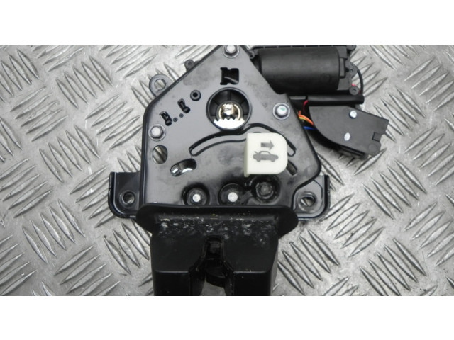 Замок задней крышки