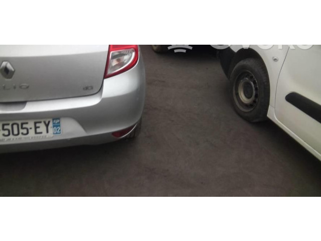 Ручка стеклоочистителей 8201590631 Renault Clio III