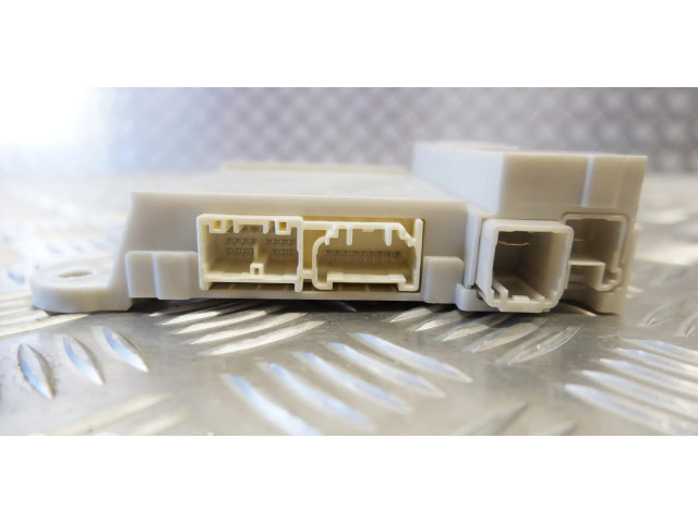 Pojistková skříňka 8267030350 Lexus GS 250 350 300H 450H 2013