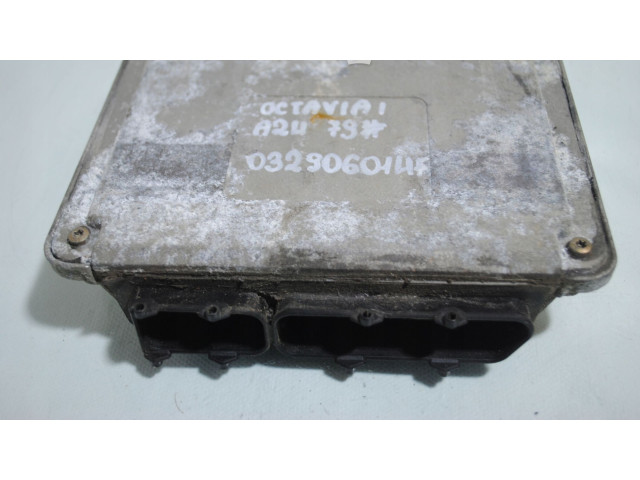 Блок управления двигателя 032906014F   Skoda Octavia Mk1 (1U)
