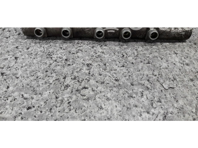 Vstřikovací lišta 55187883 Alfa Romeo 156