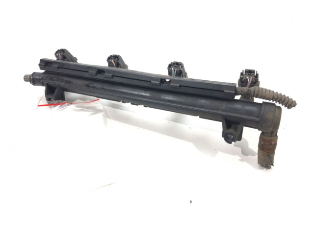 Топливная рампа 036971824D   Skoda Roomster (5J)  