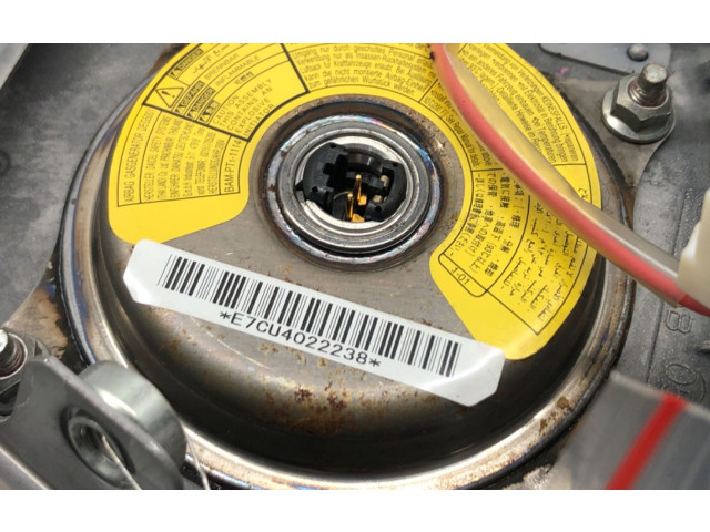 Подушка безопасности водителя Daihatsu Sirion