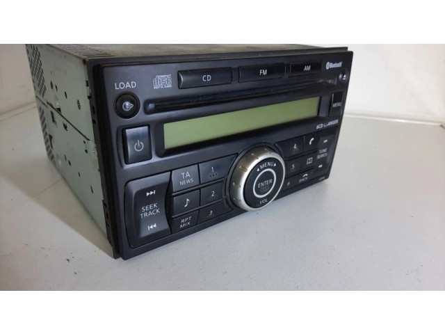 Радио/ проигрыватель CD/DVD / навигация