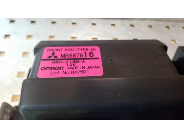 Блок предохранителей MR587816 Mitsubishi Grandis