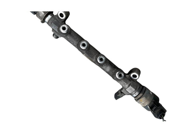 Топливная рампа 04l089b   Skoda Octavia Mk3 (5E)  