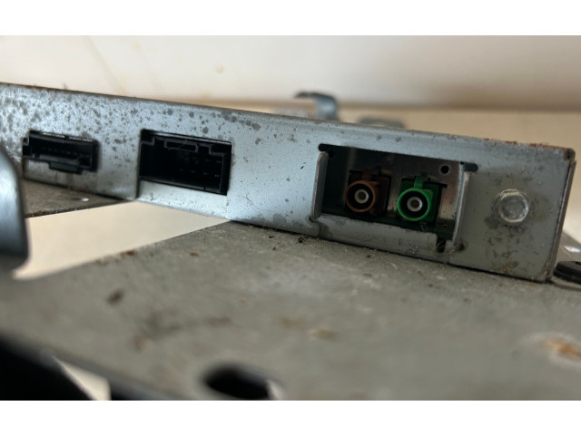 Радио/ проигрыватель CD/DVD / навигация