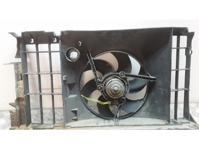 Вентилятор радиатора 8240129 Citroen Berlingo 1.6