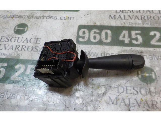 Ручка стеклоочистителей 8201168008   Dacia Dokker