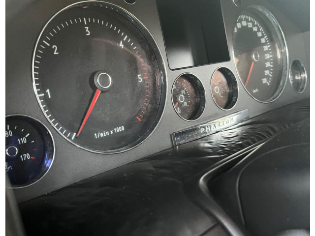 Панель приборов    Volkswagen Phaeton       