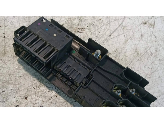 Блок предохранителей 2115452301 Mercedes-Benz E W211