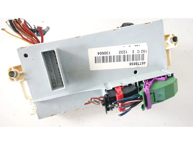   Pojistková skříňka 51715858   Fiat Stilo 2004