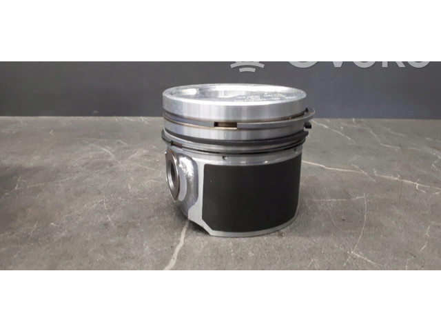 Píst Volkswagen Touareg I