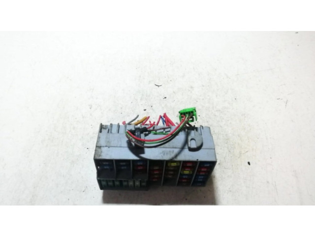   Pojistková skříňka 8637669   Volvo XC90 2003