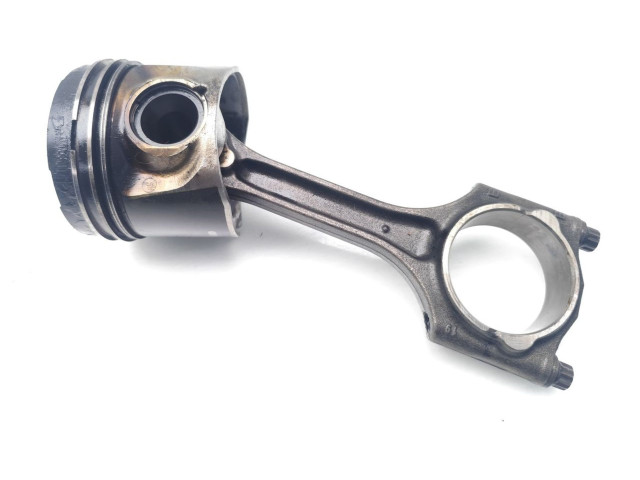  Поршень с шатуном D5204T2 D5204T2  Volvo V70  