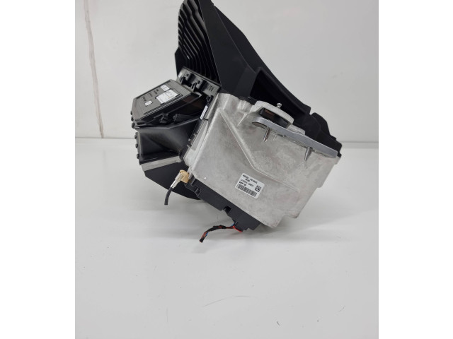 Дисплей    10c919608d   Cupra Born