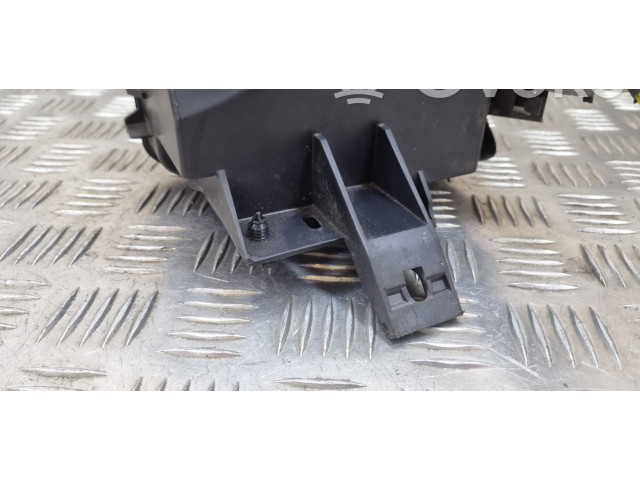 Блок предохранителей  9671924480   Peugeot 2008 I    