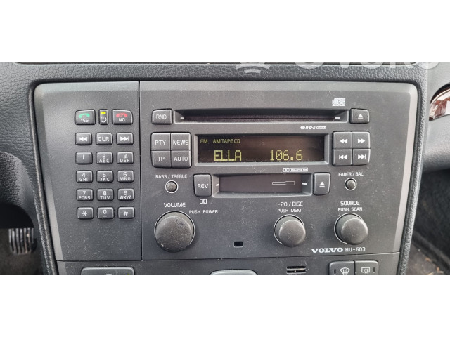 Радио/ проигрыватель CD/DVD / навигация