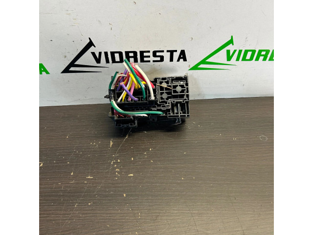 Блок предохранителей     Honda HR-V    