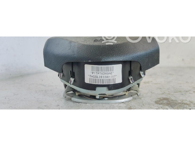 Подушка безопасности водителя 68068537AJ Fiat Freemont