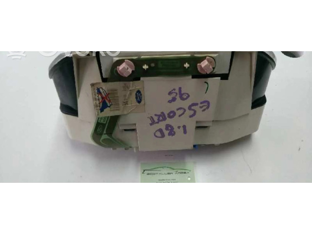 Přístrojová deska Ford Escort 1995 96FB10B885AA, 96FB10848AB