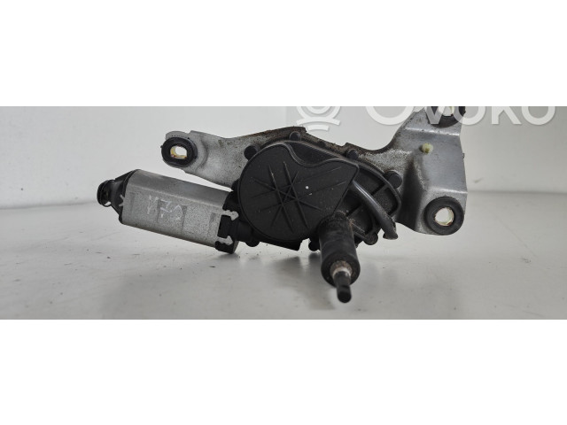 Моторчик заднего дворника 8667188    Volvo V70