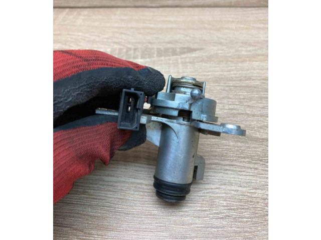 Zámek zadních dveří 8E0827573 Audi A6 S6 C6 4F 2004