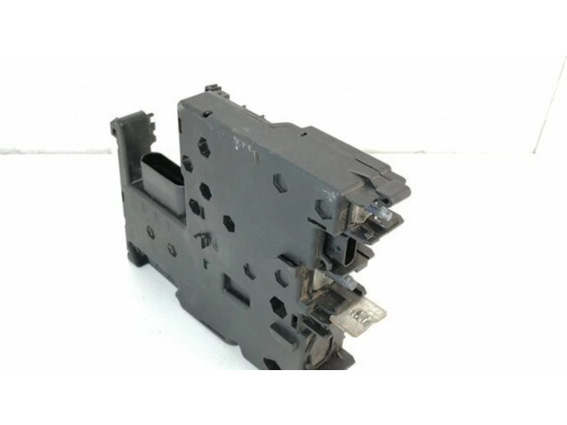 Узел подключения плюсовых проводов