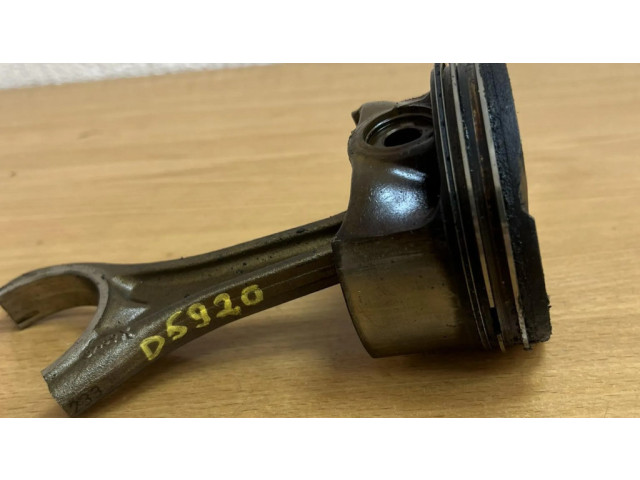 Píst 089203, D5920 BMW 5 F10 F11 pro benzínový motor