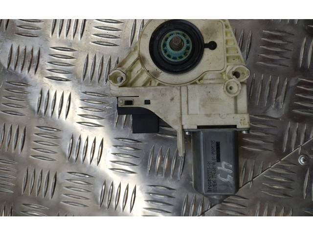 Передний двигатель механизма для подъема окон