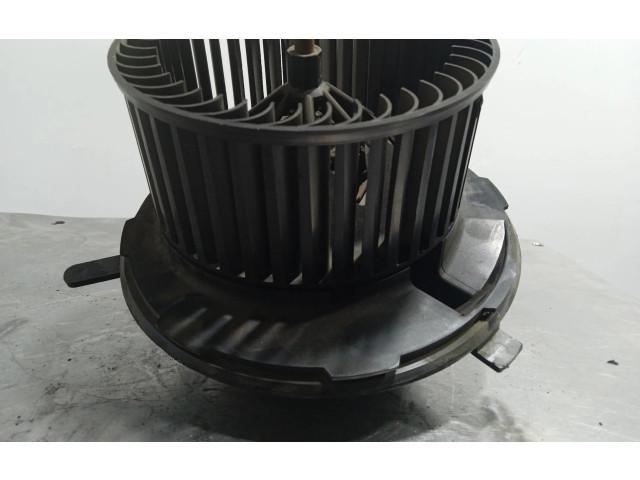 Вентилятор печки 1K1819015E Volkswagen Caddy