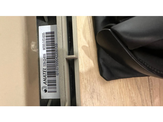 Priekinės sėdynės galvos atrama