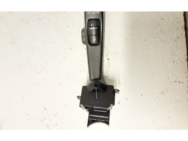 Ручка стеклоочистителей    Volvo V50