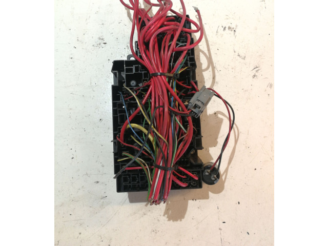 Блок предохранителей 9441606, 9441607   Volvo S80    