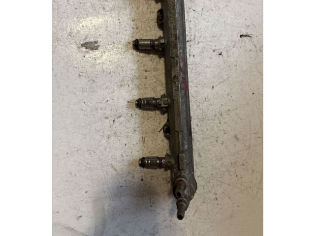 Топливная рампа 036133319   Audi A3 S3 8P   для двигателя BLS