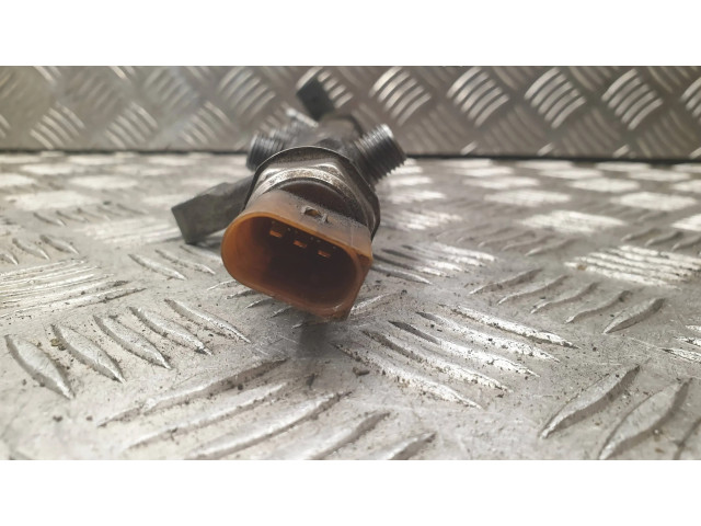 Топливная рампа 03L130089P Skoda Yeti (5L) 2.0