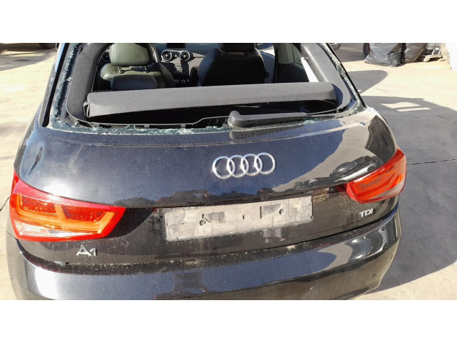 Задняя крышка (багажника)