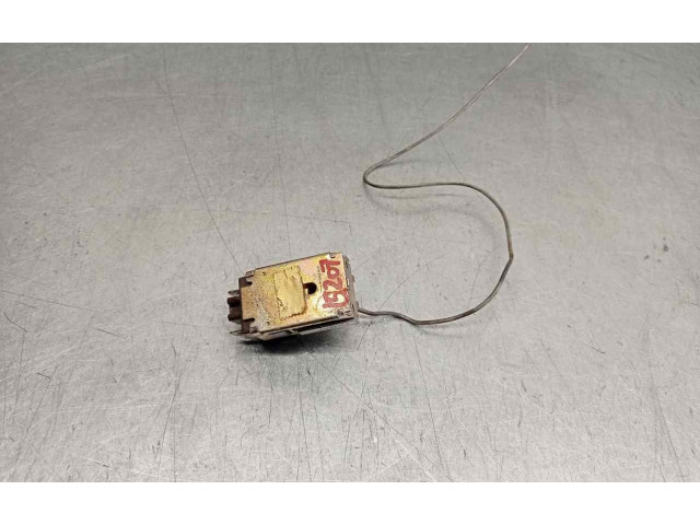 Блок предохранителей 046155076 Saab 9000 CS