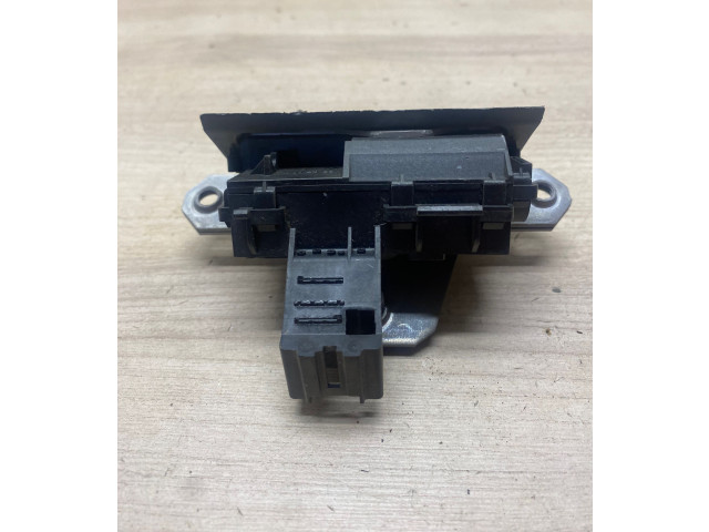 Zámek zadních dveří    Ford Kuga I 2010