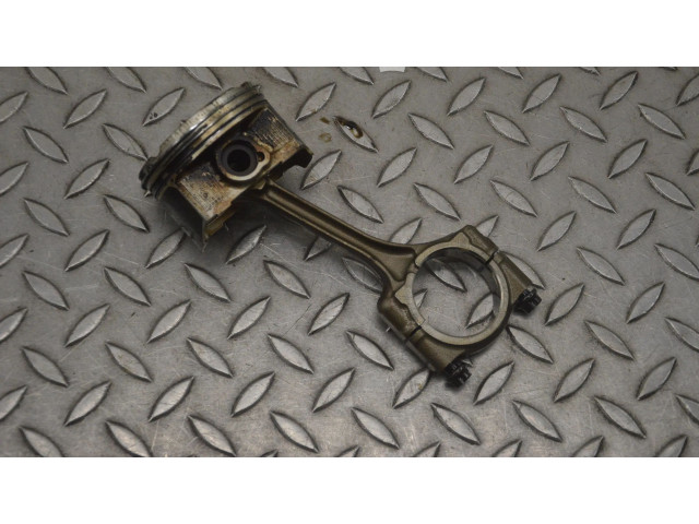 Píst AD70770 Subaru XV FB16