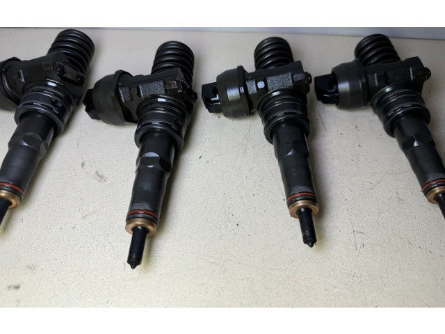 Комплект форсунок 038130073AG, 0414720215    Volkswagen Touran I   