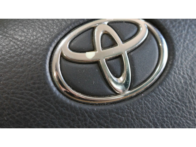 Подушка безопасности водителя Toyota Corolla Verso AR10