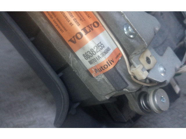 Подушка безопасности водителя 8638255   Volvo V70