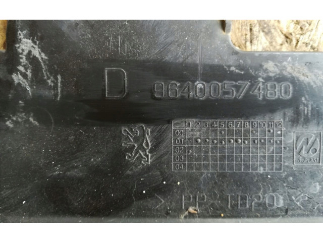 Pojistková skříňka Комплект оси рулевого колеса 9640057480 Peugeot 206 1998