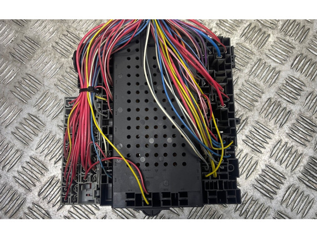 Блок предохранителей 9162316 Volvo V70